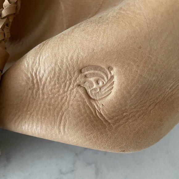 Tan leather bucket bag. Never used - Picture 4 of 7